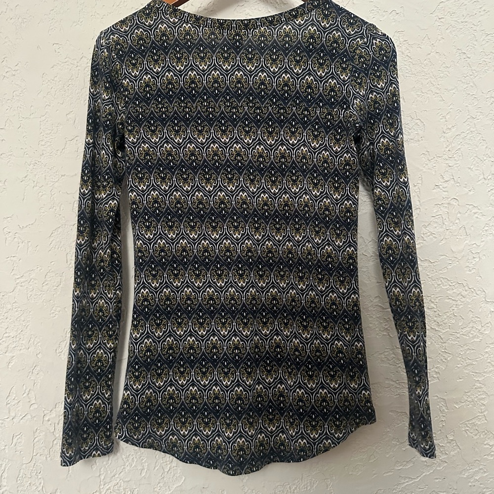 Stylish Patterned Blouse - Picture 3 of 4